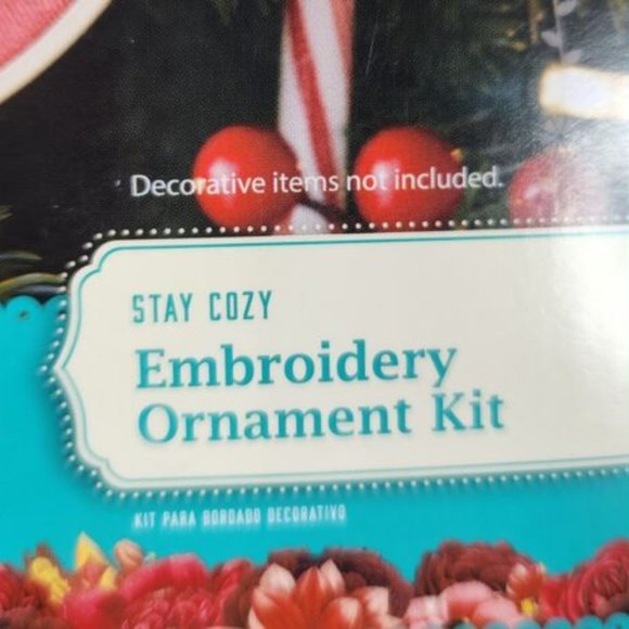 New Pioneer Woman Embroidery Ornament Kit Stay Cozy 4" Gingerbread House collect - Picture 5 of 6